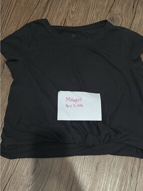 Lululemon tee